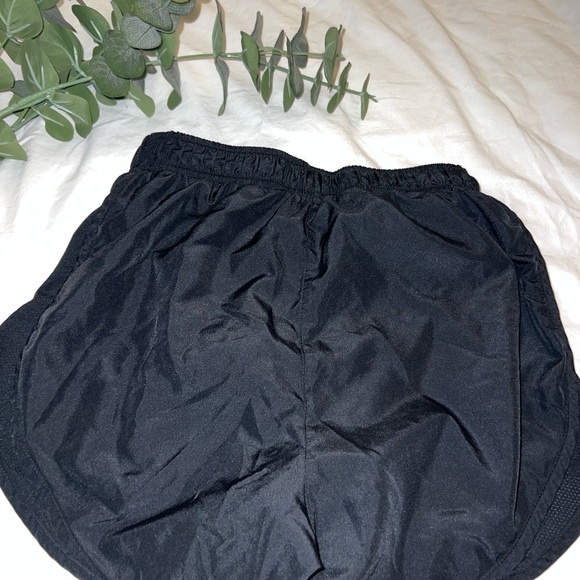 💫 Cute Nike Running short Basic - Picture 3 of 3